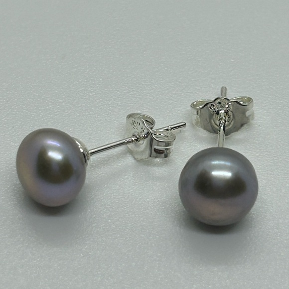6mm Grey Freshwater Pearl 925 Sterling Silver Stud Earrings gs - Picture 2 of 10
